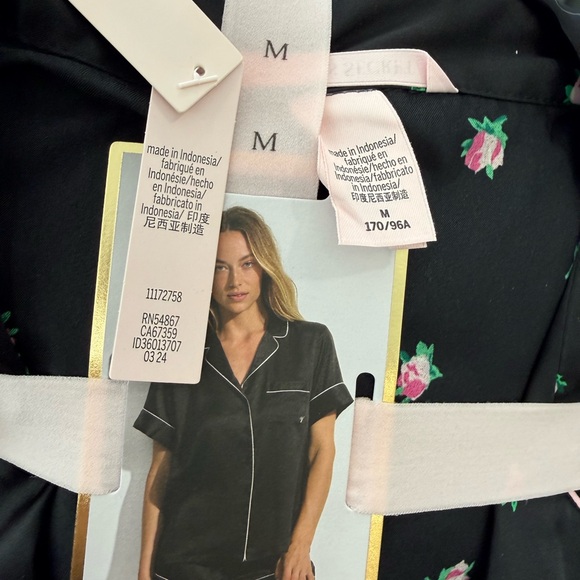 Victoria’s Secret Rosettes Black Satin Pajama Set-Medium - Picture 6 of 9